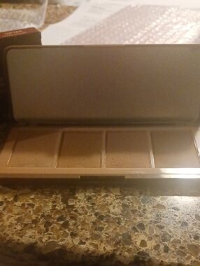 Hot Commodity Neutral Matte Bronzer Quartet Palette
